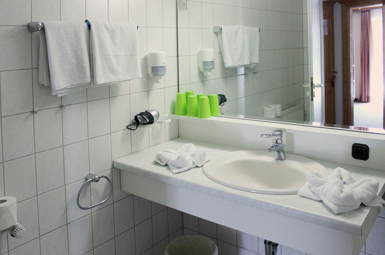 Bathroom 4, Alpenhotel Widderstein, Bregenz