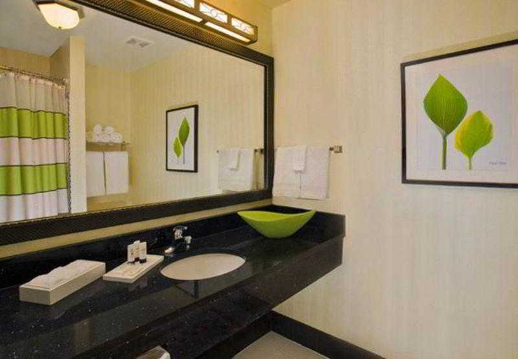 Bathroom 5, Fairfield Inn & Suites Indianapolis Avon, Hendricks