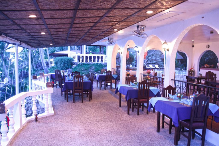 Food & Drinks 4, Blue Star Dive Resort, Anda