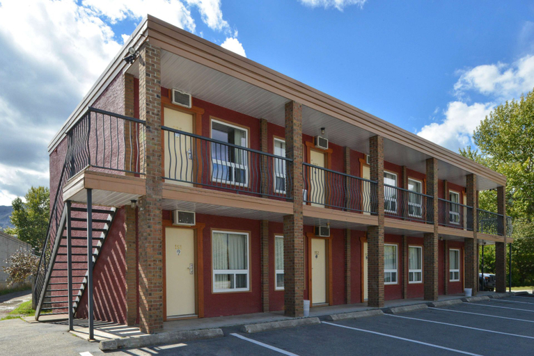 Exterior & Views 2, Canadas Best Value Inn and Suites Fernie, East Kootenay