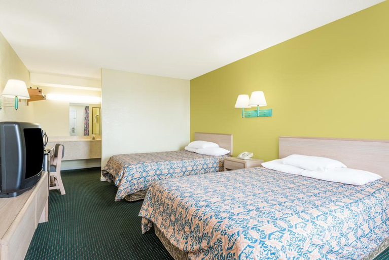 Bedroom 4, Knights Inn Berea, Madison