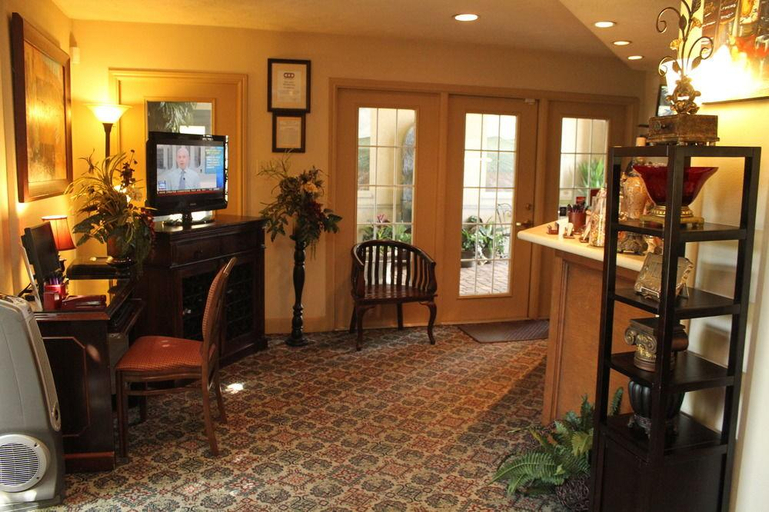 Public Area 3, Vineyard Court Designer Suites Hotel, Brazos