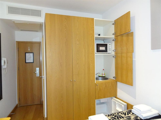 Bedroom 3, Studios 2 Let Serviced Apartments, London