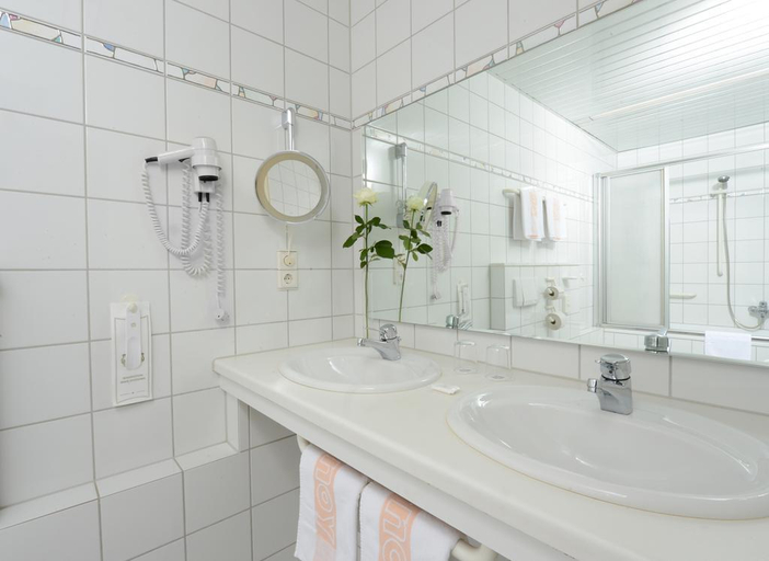 Bathroom 4, Noy, Mülheim an der Ruhr