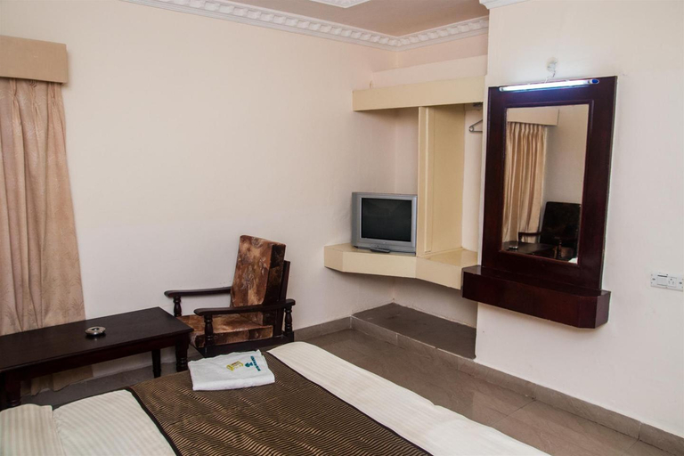 Others, Hotel Gurupriya, Dindigul