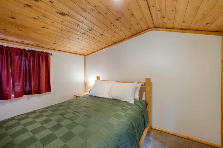 Bedroom 2, Brundage Bungalows, Valley