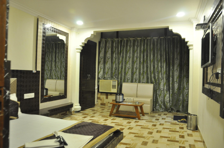 Bedroom 1, Hotel Sanskar, Hoshangabad