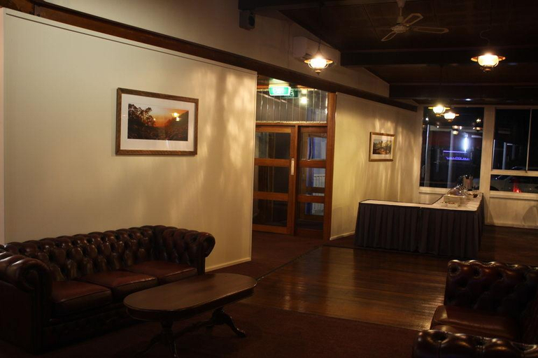Public Area 3, Silver Hills Motel, West Coast