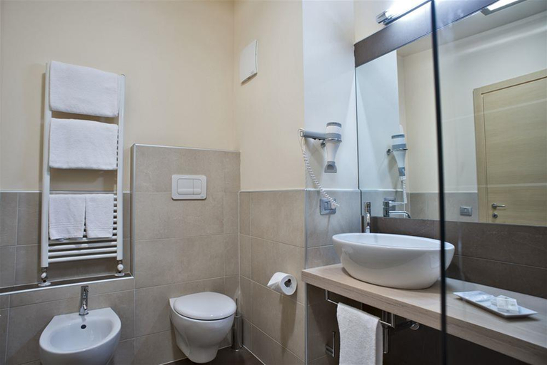 Bathroom 5, Le Blanc Hotel & Spa, Trento
