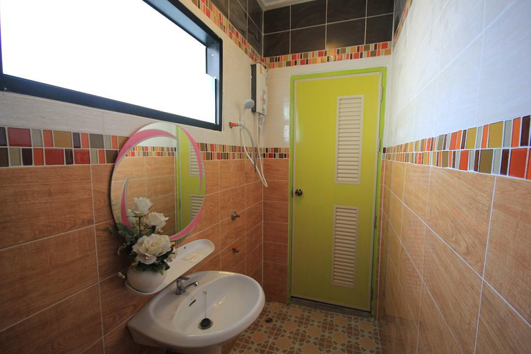 Bathroom 5, Home Place Guest House, Muang Chiang Mai