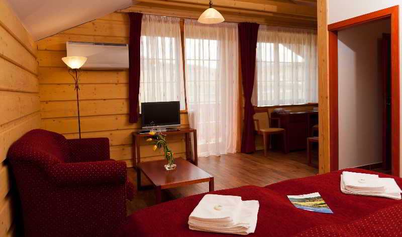 Bedroom 2, Green Inn Hotel, Frýdek-Místek