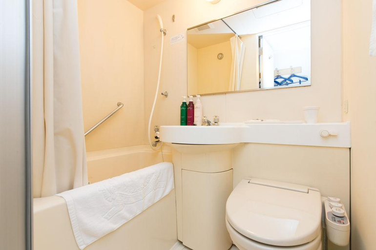 Bathroom 4, APA Hotel Komatsu, Komatsu