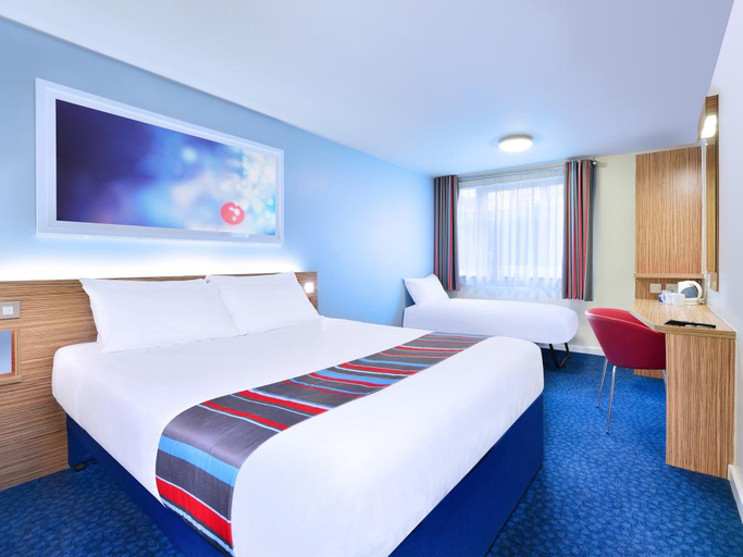 Bedroom 5, Travelodge Stoney Cross Lyndhurst, Hampshire