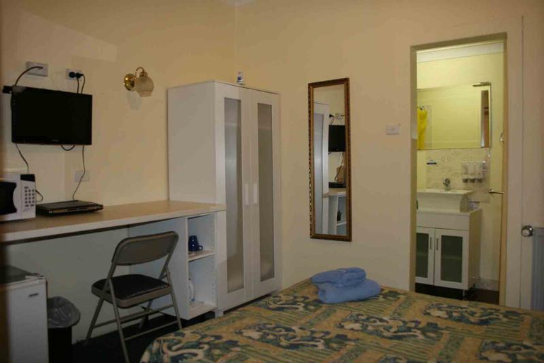 Bedroom 2, Alpine Heritage Motel, Goulburn Mulwaree - Goulburn