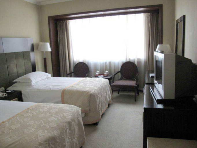 Bedroom, Beijing Yulong Royal Hotel, Beijing