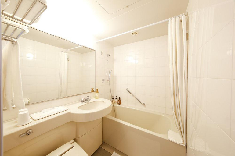 Bathroom 4, Hotel the Lutheran, Osaka