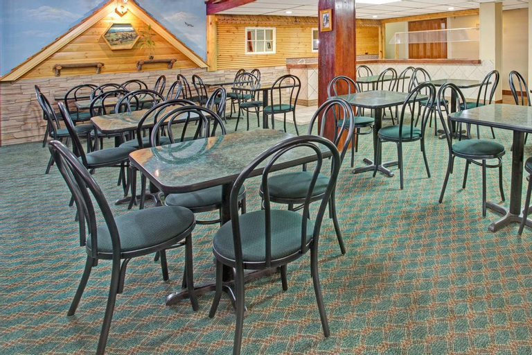 Food & Drinks 5, Days Hotel by Wyndham Boulder, Boulder
