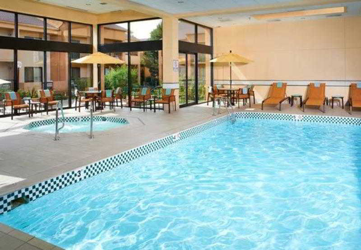 Sport & Beauty 3, Courtyard By Marriott Chicago Deerfield, Cook