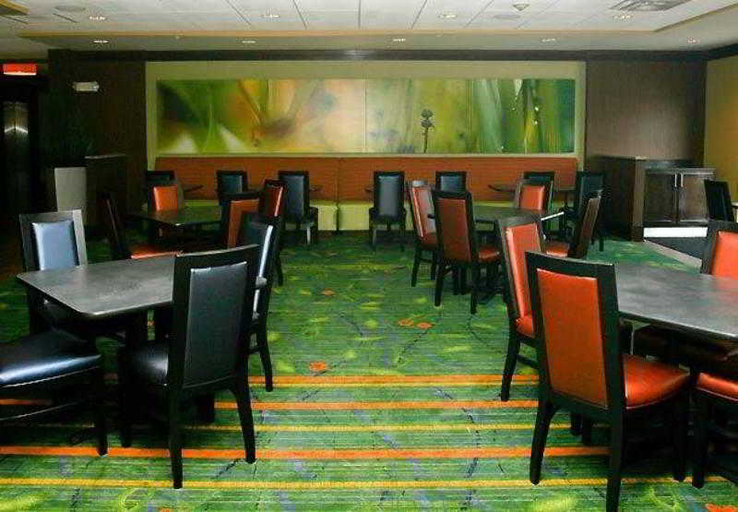 Food & Drinks 5, Fairfield Inn & Suites Tupelo, Lee