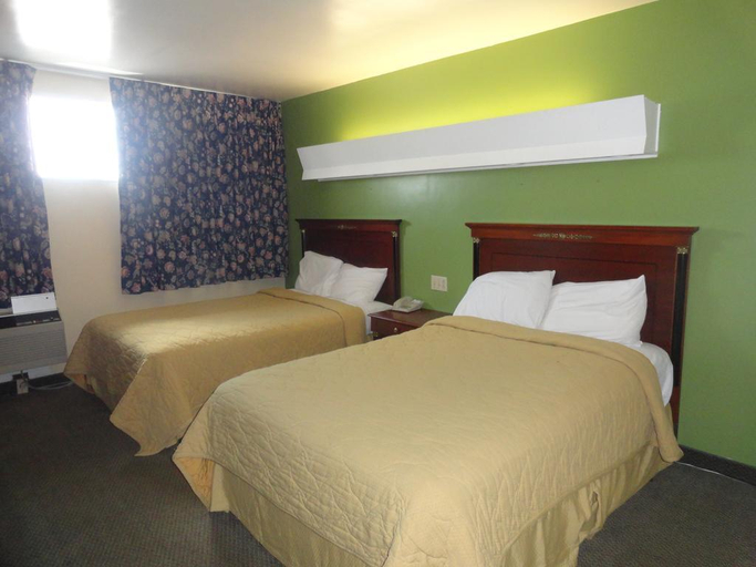 Bedroom 3, Rodeway Inn, Ross