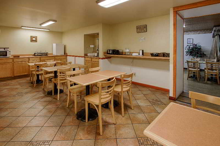 Public Area 2, Vacation Lodge Motel, Sevier