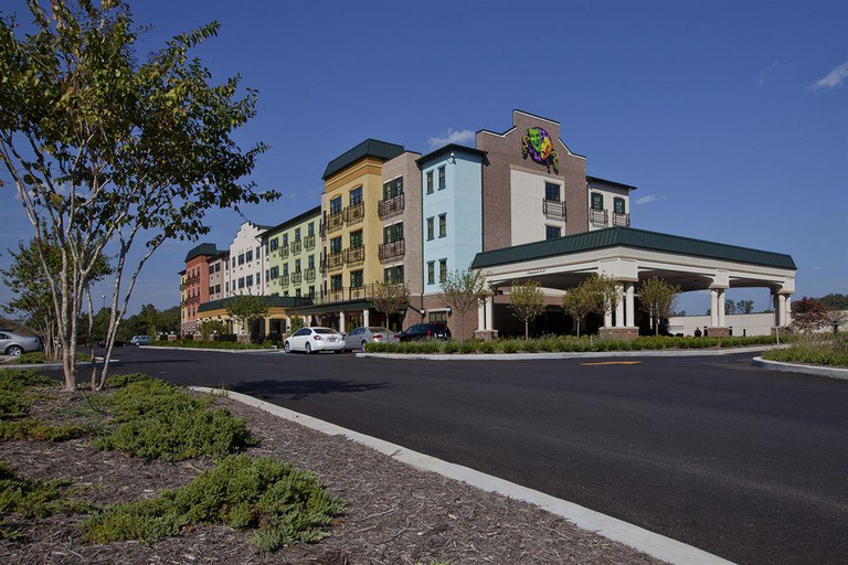 Exterior & Views 2, Mardi Gras Casino & Resort, Kanawha