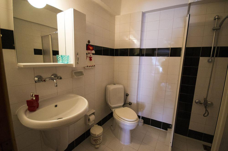Bathroom 4, Kalkan Kleo Pension Guesthouse, Kaş