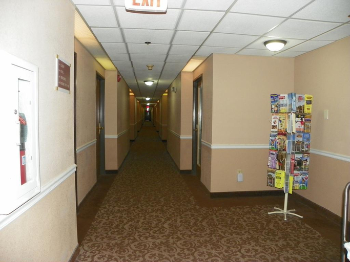 Public Area 2, Royalton Inn & Suites Upper Sandusky, Wyandot