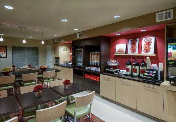 Food & Drinks 5, TownePlace Suites Baton Rouge South, East Baton Rouge