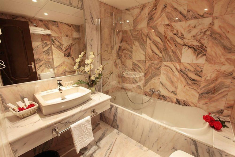 Bathroom 4, Hotel Casablanca, Granada