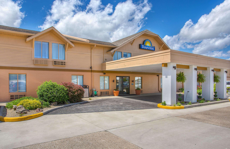 Exterior & Views 2, Clarion Pointe Jasper, Dubois