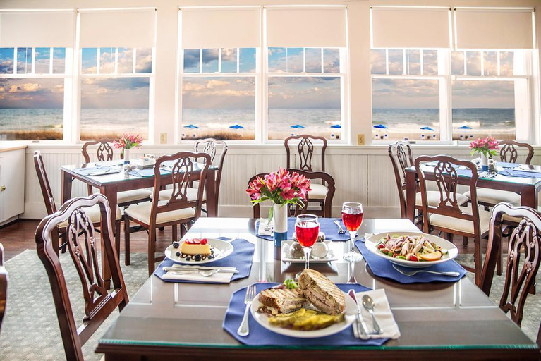 Food & Drinks 5, Elizabeth Pointe Lodge, Nassau