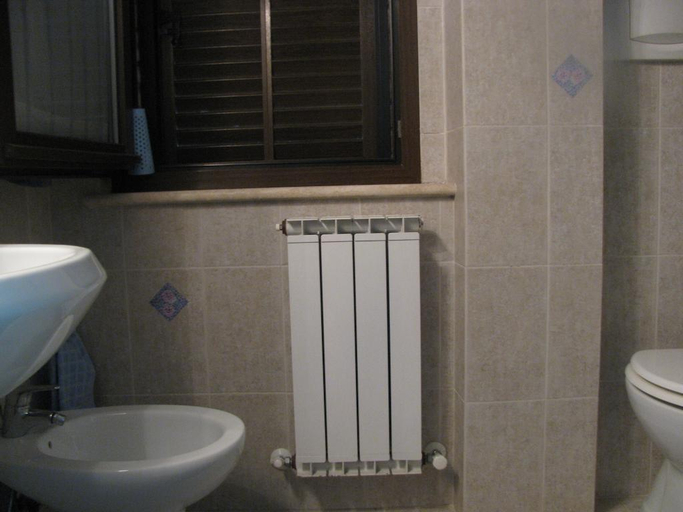 Bathroom 5, La Sorgente del Subasio, Perugia