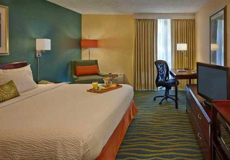 Bedroom 3, Fairfield Inn & Suites Palm Beach, Palm Beach