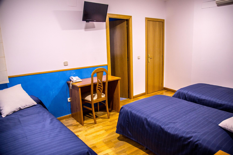 Bedroom 3, Hostal Montaloya, Madrid