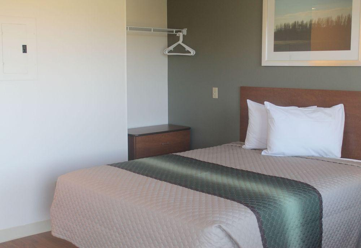 Bedroom 3, HomeTowne Studios Denver - Thornton, Adams