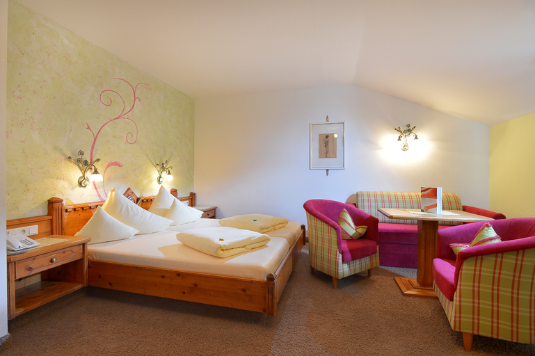 Bedroom, AlpenSchlössl in Söll/Tirol, Kufstein