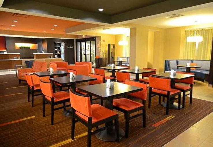 Food & Drinks 5, Courtyard Newport News Yorktown, York