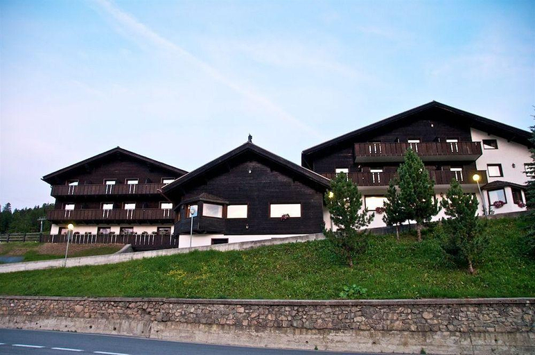 Exterior & Views, Alexander, Sondrio