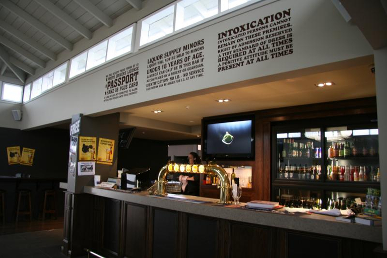 Food & Drinks 4, Northstar Motel, Waitaki