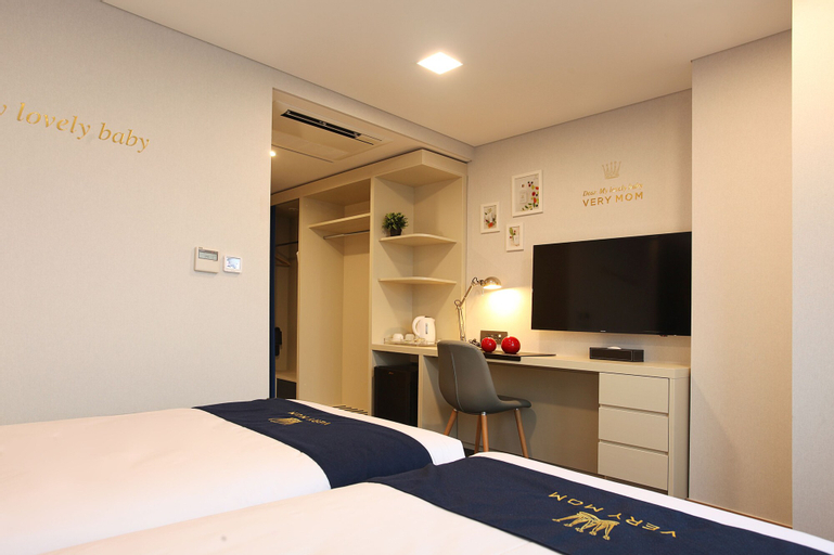 Bedroom 24