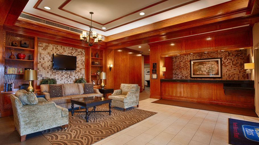 Public Area 2, Clarion Inn North Haven - New Haven North, New Haven