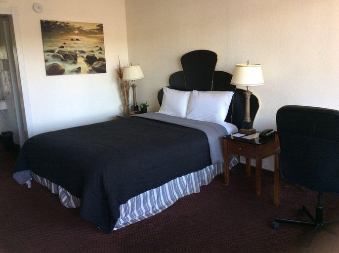 Bedroom 3, Studio 6 Suites Stockton, CA – Waterfront, San Joaquin