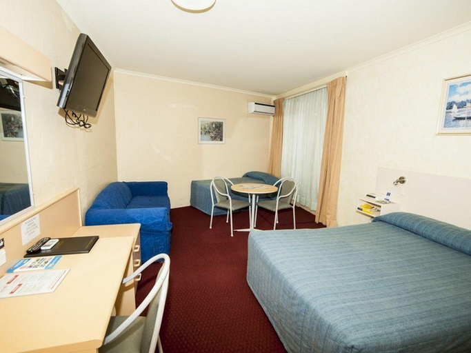 Bedroom 4, Palm Court Motor Inn, Port Macquarie-Hastings - Pt A