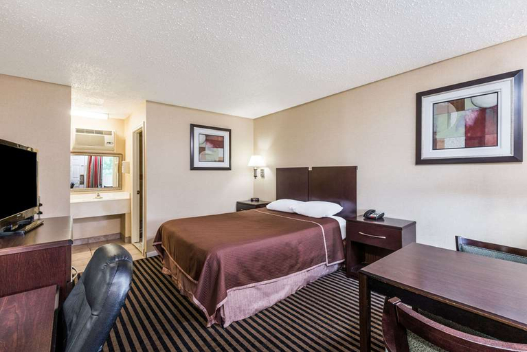 Bedroom 3, Americas Best Value Inn & Suites College Station, Brazos