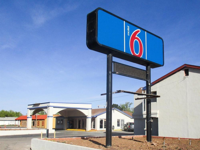 Exterior & Views 2, Rodeo Lodge, Fresno