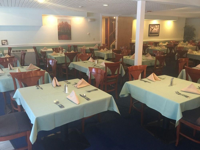Food & Drinks 4, Mountaineer Inn at Stowe, Lamoille