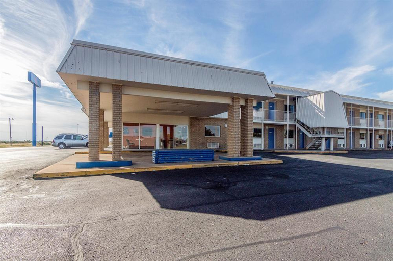 Exterior & Views 2, Motel 6 Clinton OK, Custer