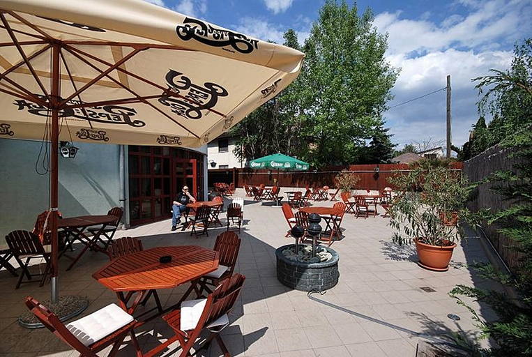 Exterior & Views 2, Amadeus, Budapesti