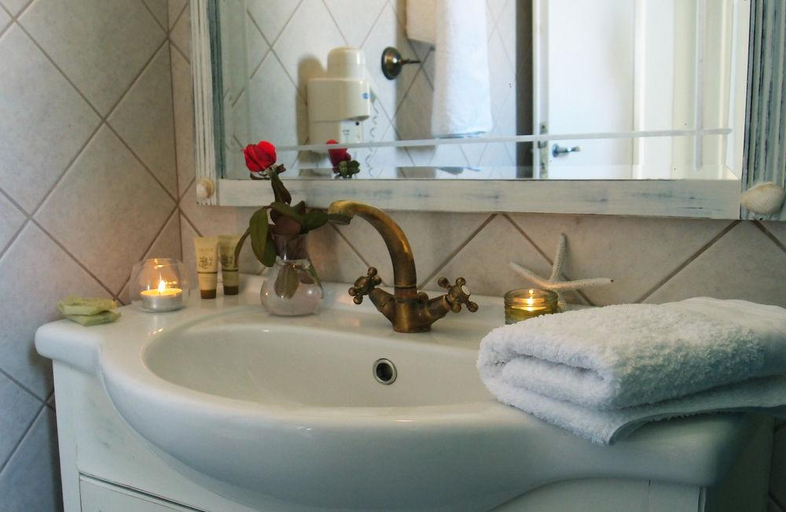 Bathroom 3, Paros Paradise, South Aegean
